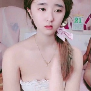 柬埔寨禽兽欺负美少女：中国女人沙哑叫声中性感拼命挣扎，却徒劳无力